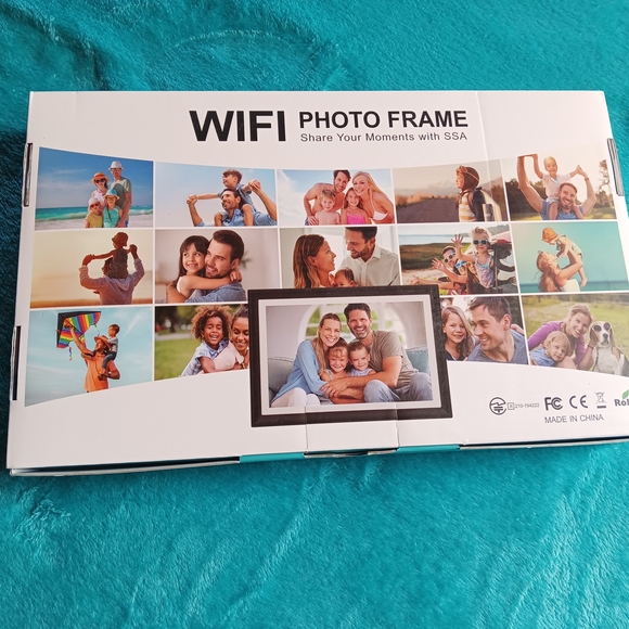 SSA 10.1" WiFi Photo Frame - Picture 2 of 3